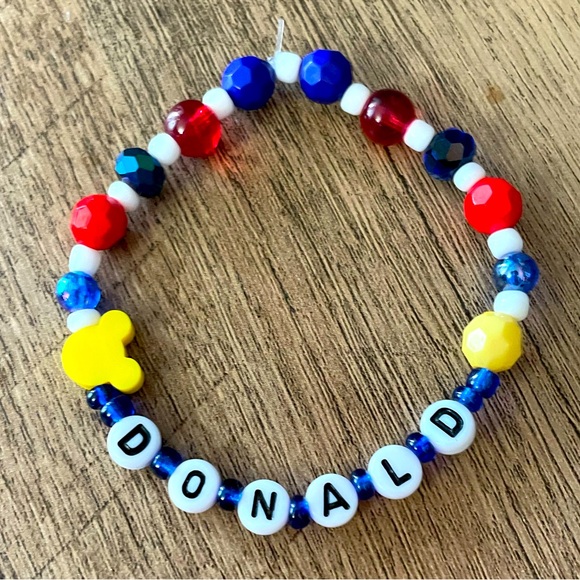 Disney Donald Duck Bracelet - Picture 1 of 1
